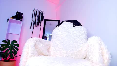 manuevans10 online show from December 2025 04:05:01 PM