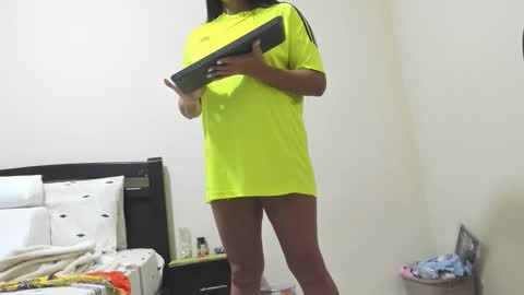 Mara online show from December 2025 12:53:02 PM