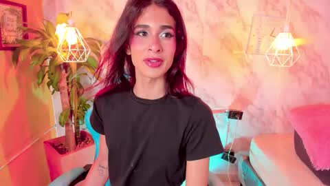 Mara online show from October 2025 04:49:01 AM