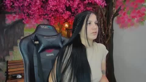 Mara Hanson online show from December 2025 03:38:02 PM