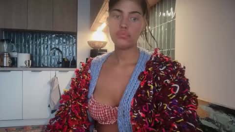 Marakuia online show from November 2025 07:18:02 AM