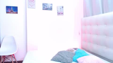 MARCELA  online show from November 2025 10:22:02 PM