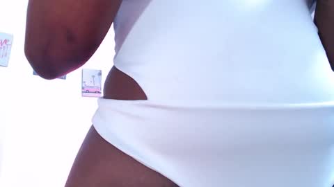 MARCELA  online show from November 2025 08:34:02 PM