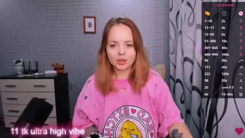 Snapshot of marcelinepeach chatting on October 2025 12:06:01 PM Sara online show from October 2025 12:06:01 PM