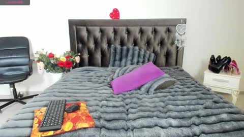 Marcia online show from November 2025 06:12:01 PM