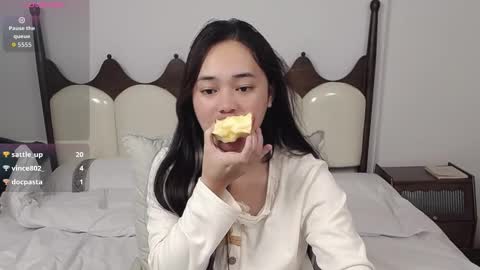 Lena online show from December 2025 09:54:01 PM