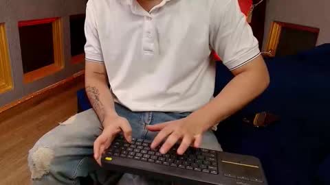 marcovitto online show from December 2025 11:52:01 AM