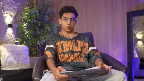 Marco and Ethan online show from November 2025 07:36:02 PM