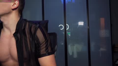 Snapshot of marcusdiamond chatting on February 2025 04:31:01 PM Marcus Diamond online show from February 2025 04:31:01 PM