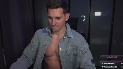 Snapshot of marcusdiamond chatting on February 2025 04:04:01 PM Marcus Diamond online show from February 2025 04:04:01 PM