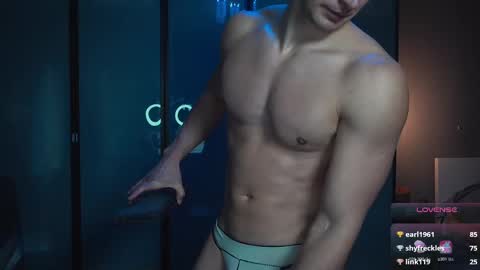 Snapshot of marcusdiamond chatting on February 2025 04:31:02 PM Marcus Diamond online show from February 2025 04:31:02 PM