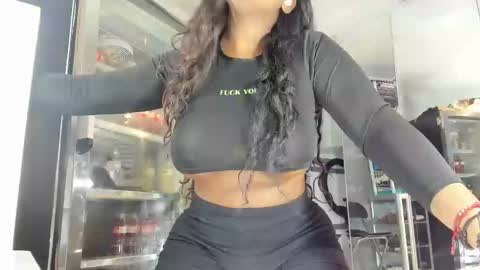 Snapshot of mareiaa chatting on December 2024 11:56:02 AM Mareia online show from December 2024 11:56:02 AM