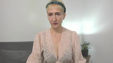 margaretmature online show from October 2025 12:13:02 PM