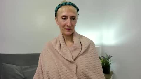 margaretmature online show from October 2025 03:46:02 PM