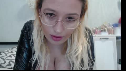 Snapshot of margo_shine chatting on April 2026 02:21:01 PM margo_shine online show from April 2026 02:21:01 PM
