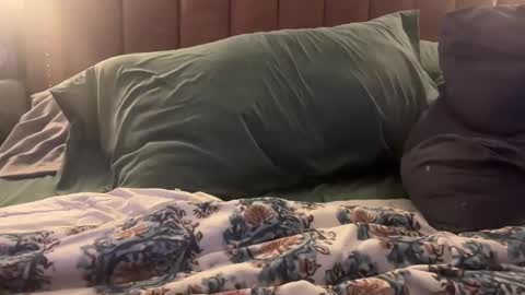 Elle online show from November 2025 04:02:02 AM