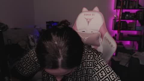 Snapshot of mari_moore7 chatting on June 2026 05:08:01 AM mari moore online show from June 2026 05:08:01 AM