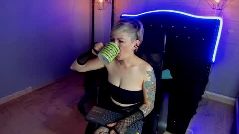 Maria fernanda online show from January 2025 06:38:02 AM