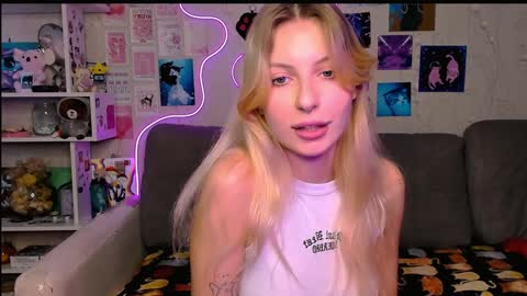 Snapshot of maria_hunt chatting on December 2024 06:21:01 AM Maria online show from December 2024 06:21:01 AM