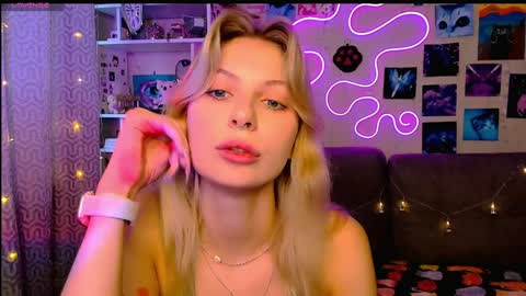 Snapshot of maria_hunt chatting on December 2024 06:41:02 AM Maria online show from December 2024 06:41:02 AM