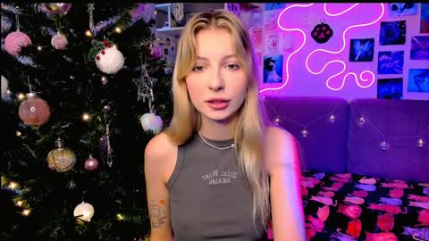 Snapshot of maria_hunt chatting on December 2024 03:05:02 AM Maria online show from December 2024 03:05:02 AM