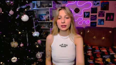 Snapshot of maria_hunt chatting on December 2024 04:51:02 AM Maria online show from December 2024 04:51:02 AM