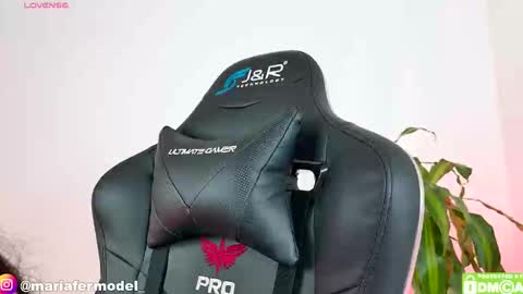 Snapshot of mariafer05 chatting on November 2025 06:18:01 PM Maria Fer online show from November 2025 06:18:01 PM