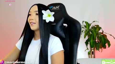 Snapshot of mariafer05 chatting on November 2025 03:23:01 PM Maria Fer online show from November 2025 03:23:01 PM