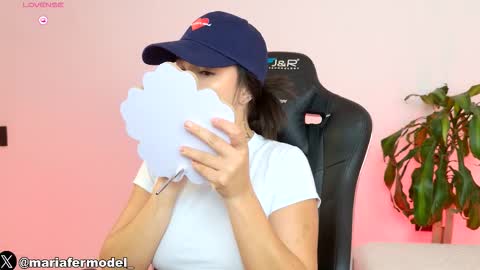 Snapshot of mariafer05 chatting on February 2026 06:33:02 PM Maria Fer online show from February 2026 06:33:02 PM