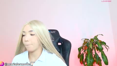 Snapshot of mariafer05 chatting on February 2026 03:09:02 PM Maria Fer online show from February 2026 03:09:02 PM