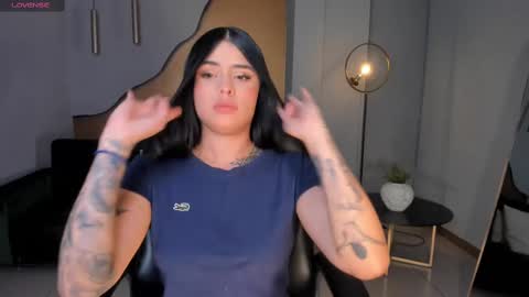 Snapshot of mariaherrera_ chatting on March 2025 02:46:02 AM MARIA HERRERA online show from March 2025 02:46:02 AM