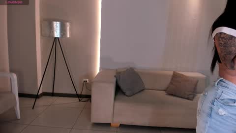 MARIA HERRERA  online show from December 2025 01:43:01 AM