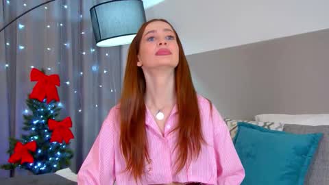 MariaMenson online show from December 2025 06:47:02 PM