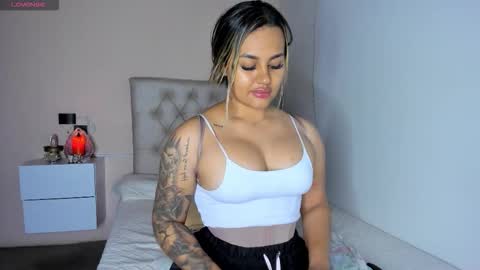 Mariana Roe online show from November 2025 03:06:01 AM