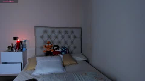 Mariana Roe online show from November 2025 02:22:02 AM