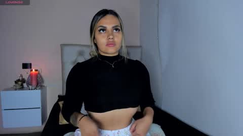 Mariana Roe online show from December 2025 11:01:02 PM