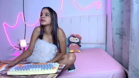 Snapshot of mariana_edenroom chatting on December 2025 02:02:02 PM maria online show from December 2025 02:02:02 PM