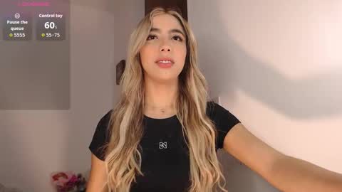 Snapshot of mariana_es chatting on December 2025 01:47:02 AM Mariana online show from December 2025 01:47:02 AM