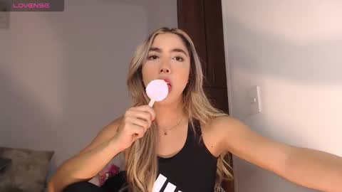 Snapshot of mariana_es chatting on January 2026 06:13:02 PM Mariana online show from January 2026 06:13:02 PM