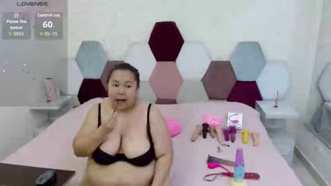 mariana online show from November 2025 04:20:01 PM