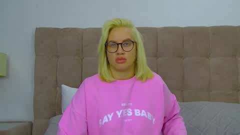 Snapshot of marianeumann chatting on January 2026 06:23:02 PM Maria online show from January 2026 06:23:02 PM