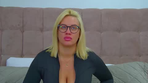 Snapshot of marianeumann chatting on February 2026 07:46:02 AM Maria online show from February 2026 07:46:02 AM