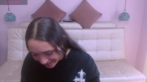 Snapshot of marianne_cam chatting on April 2026 03:24:01 PM marianne_cam online show from April 2026 03:24:01 PM