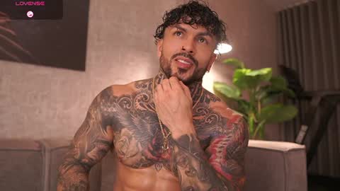 Snapshot of mariano_costa chatting on June 2026 02:43:02 AM Mariano Costa online show from June 2026 02:43:02 AM