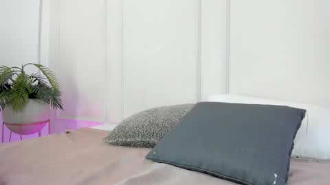 Maria Pettit online show from November 2025 11:35:01 AM