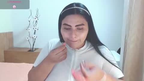 Snapshot of mariavex chatting on December 2025 08:46:01 PM mariavex online show from December 2025 08:46:01 PM