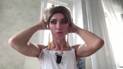 Snapshot of maridekoks chatting on October 2025 09:53:01 AM Mari online show from October 2025 09:53:01 AM