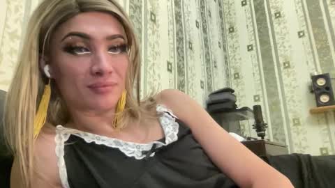 Mari online show from December 2025 12:11:02 PM