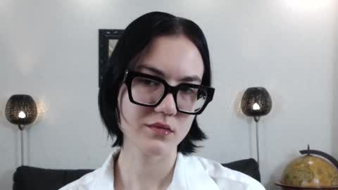 Marie Fitch online show from November 2025 03:30:01 AM