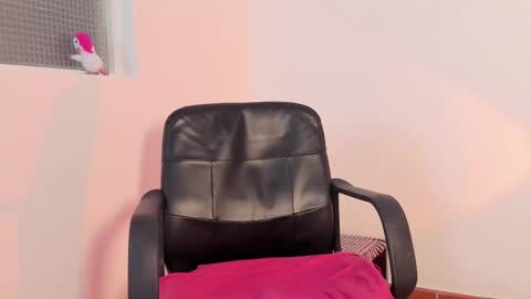 700 pm Washington time online show from November 2025 12:44:01 AM